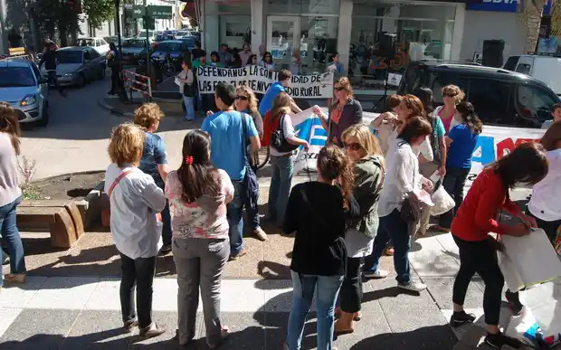 Hoy se concretará el tercer día de paro docente con manifestaciones en Paraná