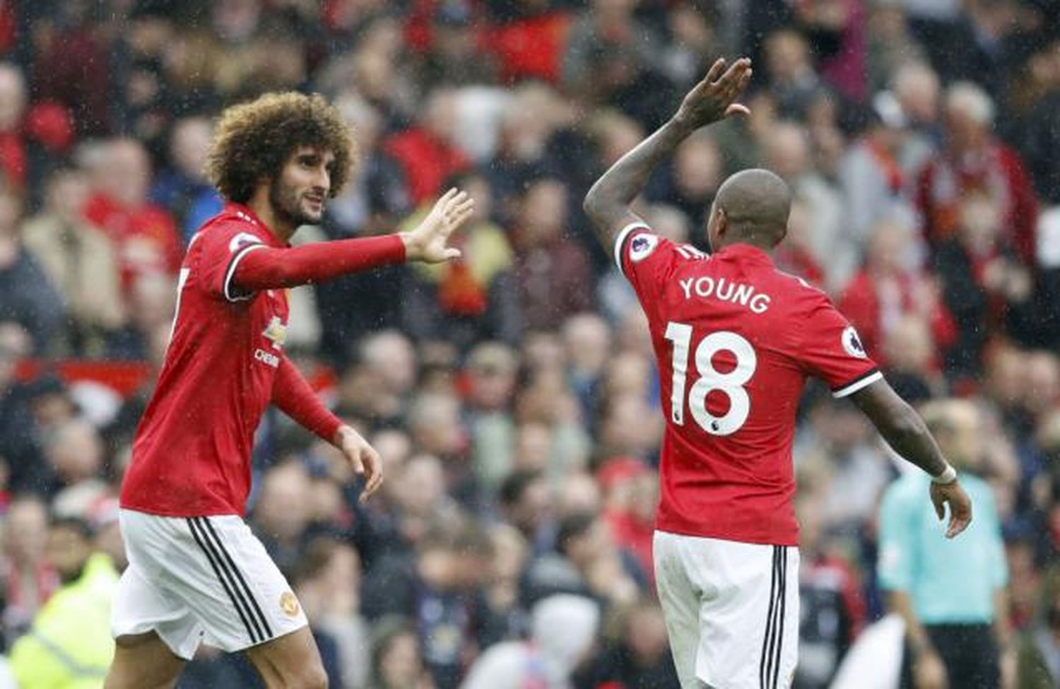Manchester United se reafirmó en la punta con otra goleada