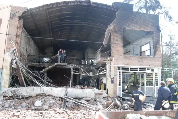 El perito determinó que el incendio en el salón fue por un cortocircuito 