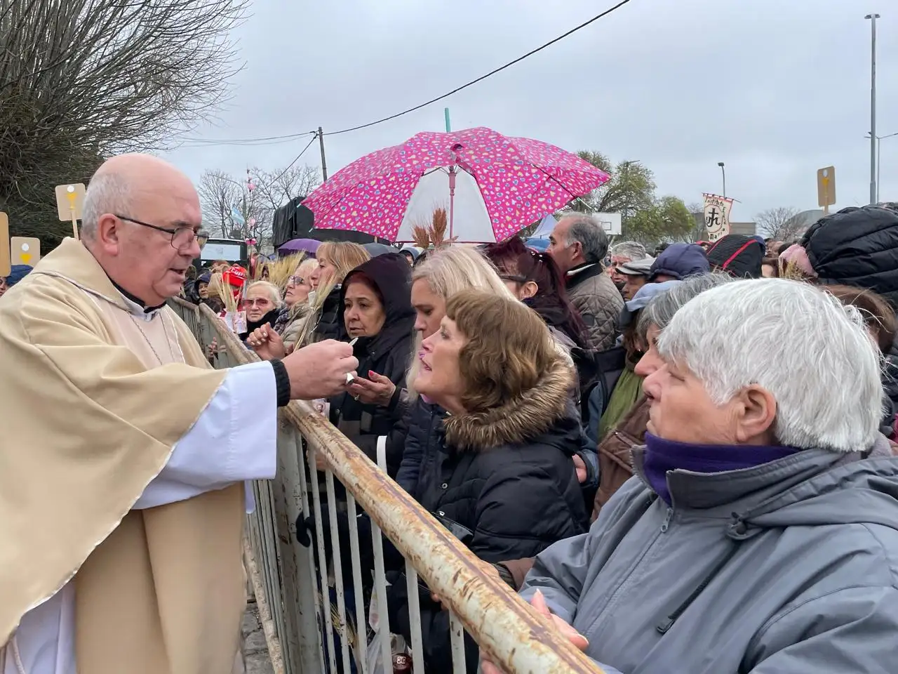 Monseñor Giobando brindó un discurso con fuerte sentido político en la celebración por San Cayetano.