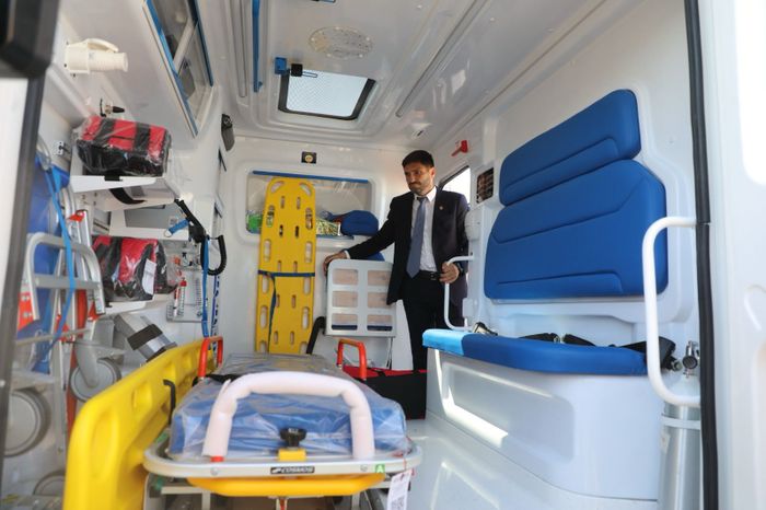Pullaro presentó las 174 nuevas ambulancias