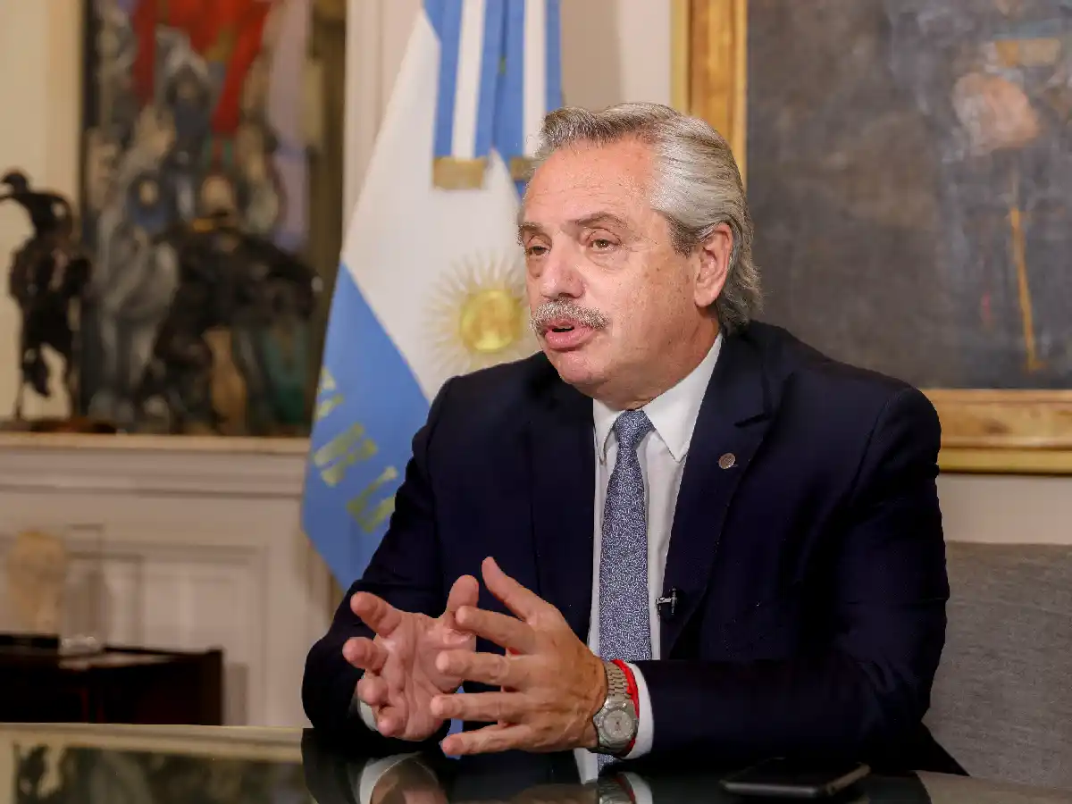 El mensaje de Fernández a la oposición: "Ayúdenme a conseguir vacunas si a ustedes el mundo los ama"