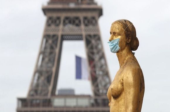 Alerta en Francia: los casos de coronavirus crecieron un 50 % en una semana