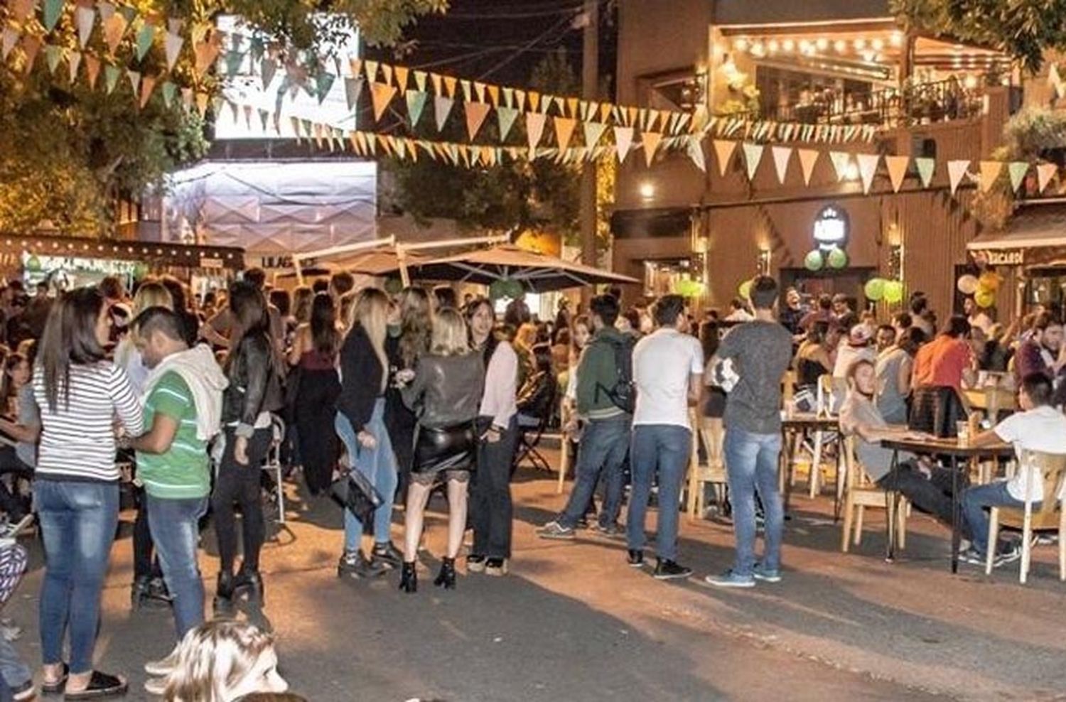 Tras reunirse con Fein, vecinos de Pichincha buscan lograr la convivencia con los bares nocturnos
