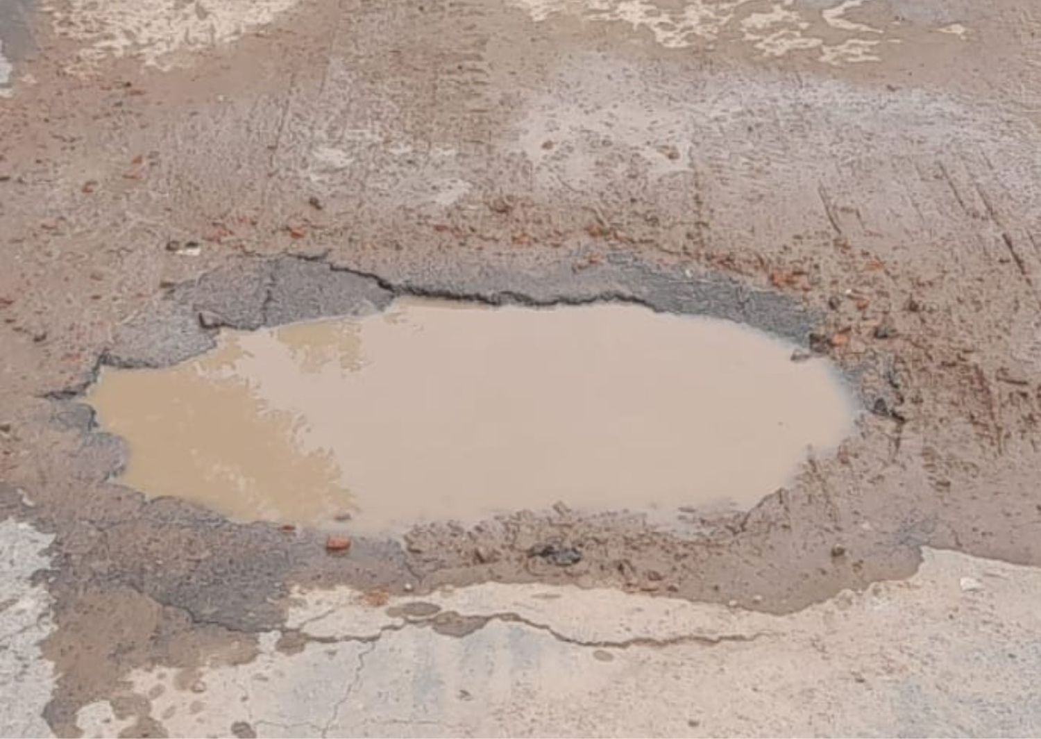 “Se volvió a romper el caño de agua en Nieto de Torres”