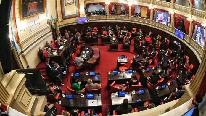 El Senado bonaerense en plena sesión.