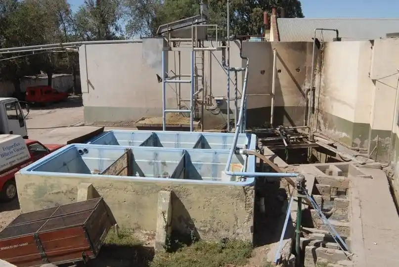Cayó a uno de los piletones de desagüe residual, de más de dos metros de profundidad