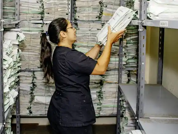 El Ministerio de Salud realizó la limpieza de gran cantidad de documentación vencida