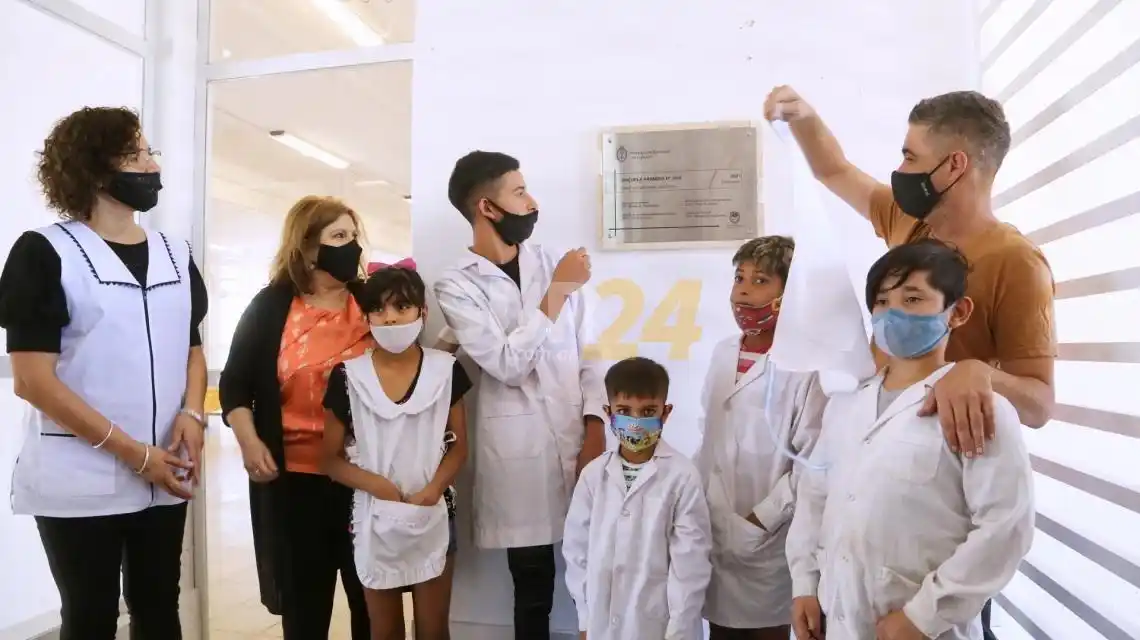 Cantero inauguró dos nuevos edificios escolares en el sur provincial