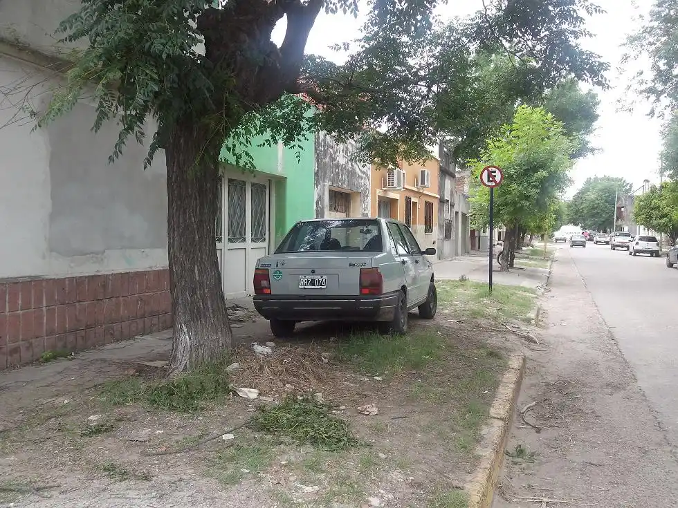 Por ordenanza: Intiman a 300 vecinos a reparar las veredas destrozadas