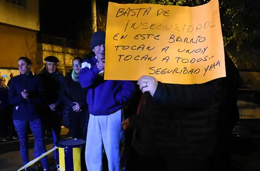Hartos de los robos, vecinos de barrio Industrial reclamaron medidas de seguridad