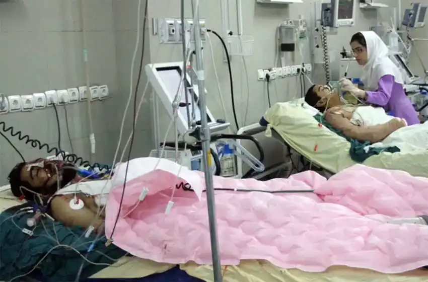 Una alarmante ola de muertes por beber alcohol adulterado sacude a Irán