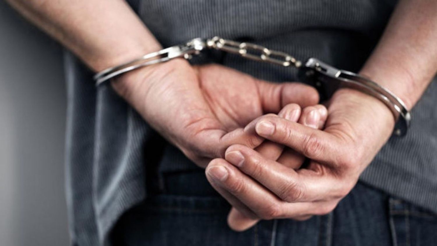 LAS GOLPEABA CONSTANTEMENTE: capturan a un hombre por maltrato a sus 3 menores nietas en Ureña