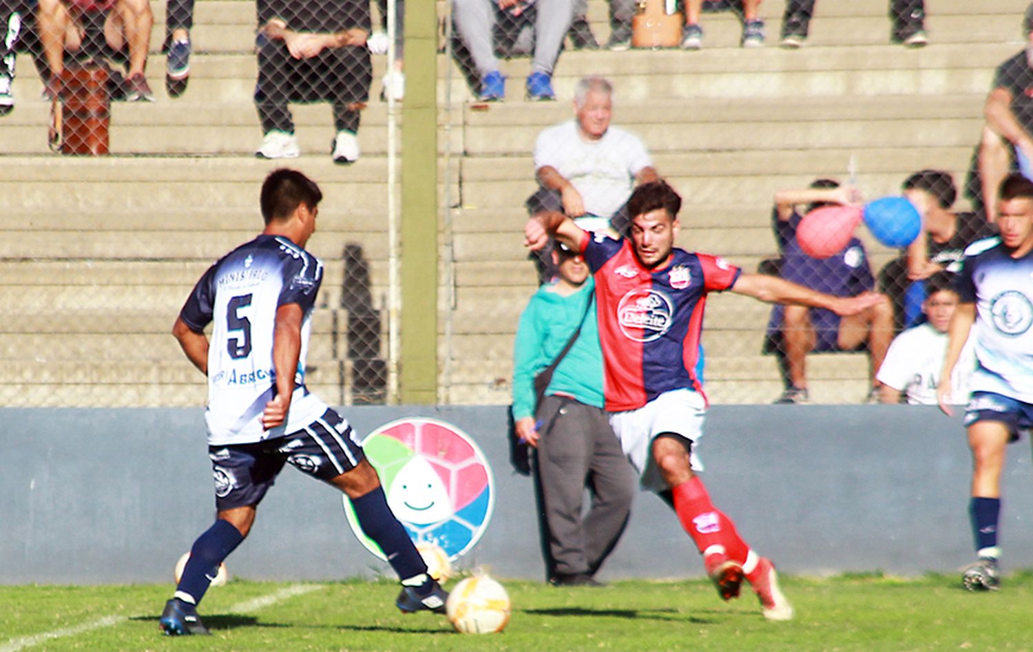 Del Valle ganó y sigue en lo alto