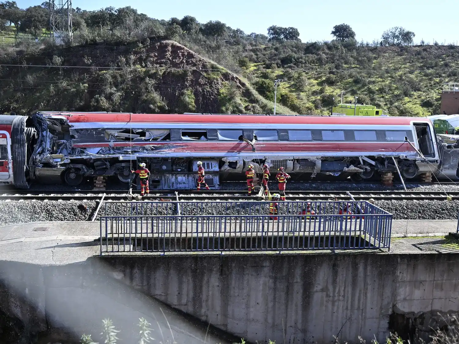 Una fractura del carril antes del paso del tren es la principal hipótesis de la comisión investigadora.