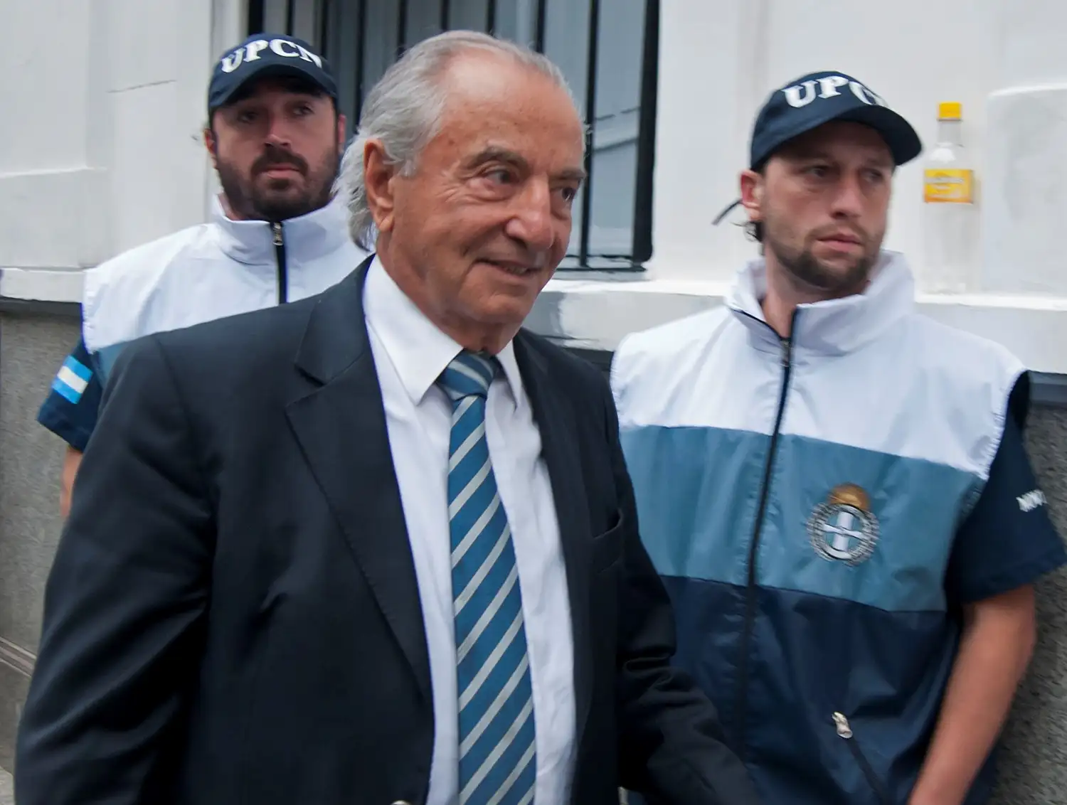 Aval para el padrón mercantil y sobreseimiento para Cavalieri