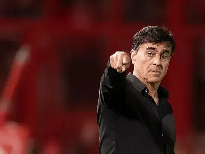 Independiente despidió a Gustavo Quinteros tras la goleada por Copa Argentina