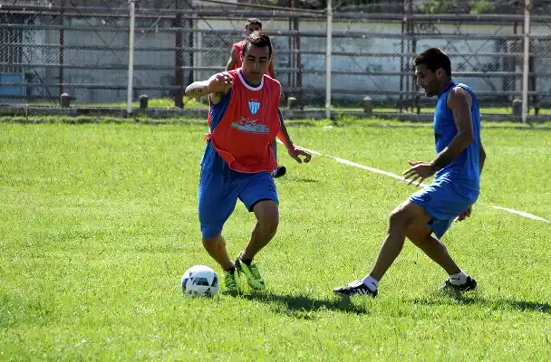 Juventud Unida, con una sola variante ante Douglas Haig