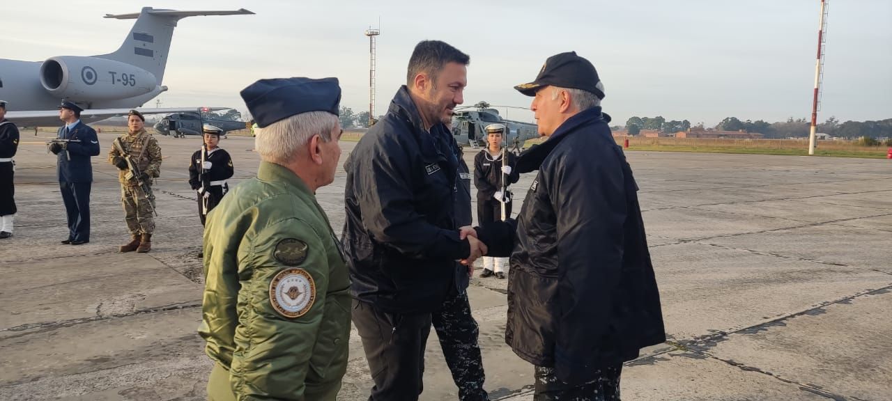 El ministro de Defensa, Luis Petri, anunció y defendió la medida.