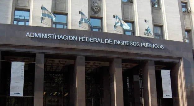 La recaudación recibió el impacto de la recesión y obligará a un mayor ajuste