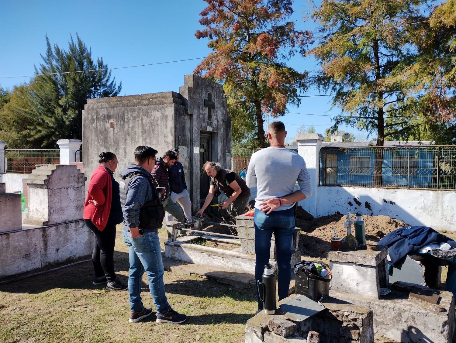 Vuelos de la muerte: La exhumación de ocho cuerpos abre la posibilidad de “un paso enorme” en la causa