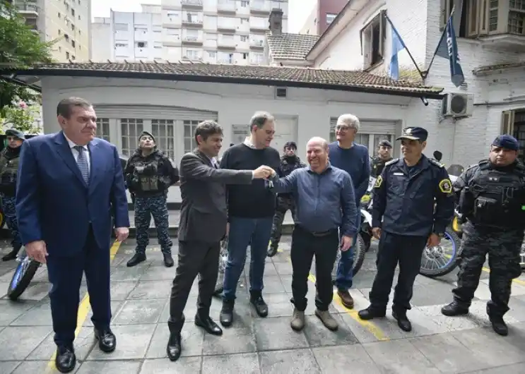 Axel Kicillof y Javier Alonso junto a los intendentes de Pueyrredón y de Mar Chiquita.