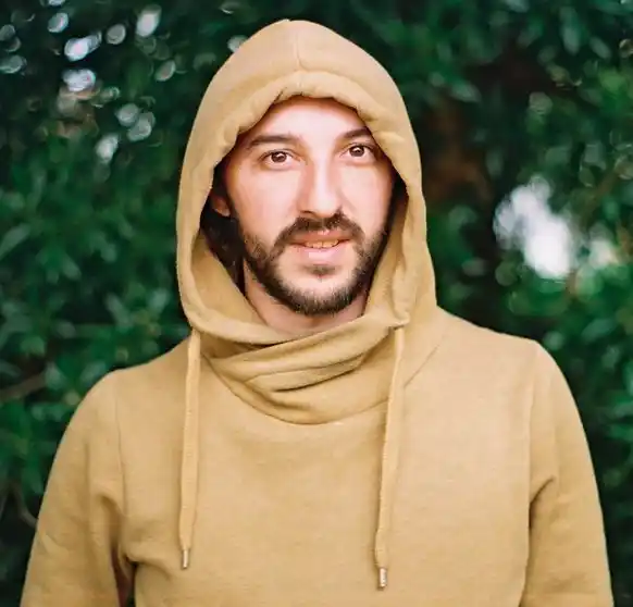 Peñarol volvió a ganar, esta vez en un Polideportivo azul y blanco