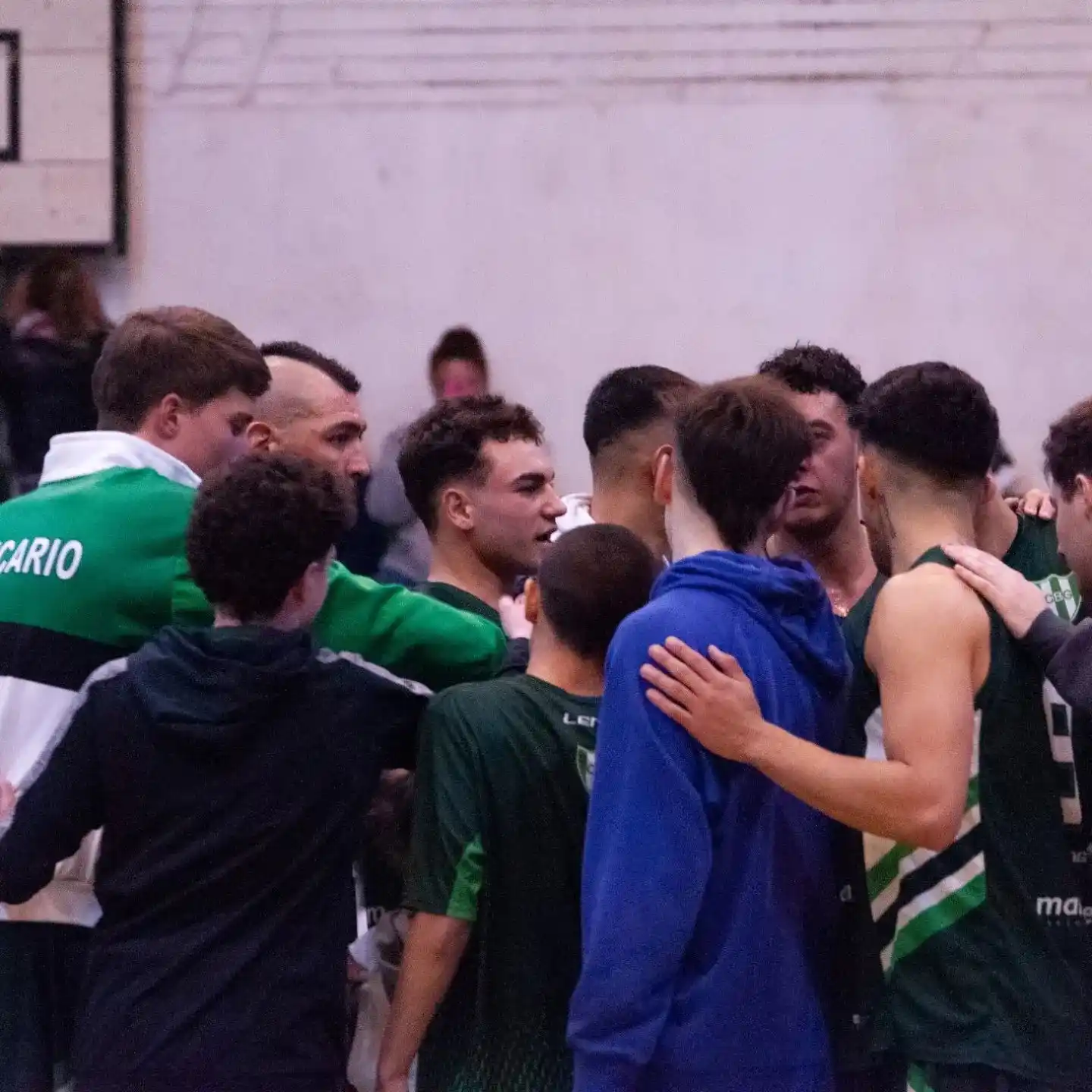 Un grupo unido, compacto, solidario de Bancario viaja a Tala en busca de la hazaña ante Peñarol, ya que un triunfo lo depositaría en la más alto de la Conferencia 1, tras la victoria de anoche de San José ante Central Entrerriano (91-81).