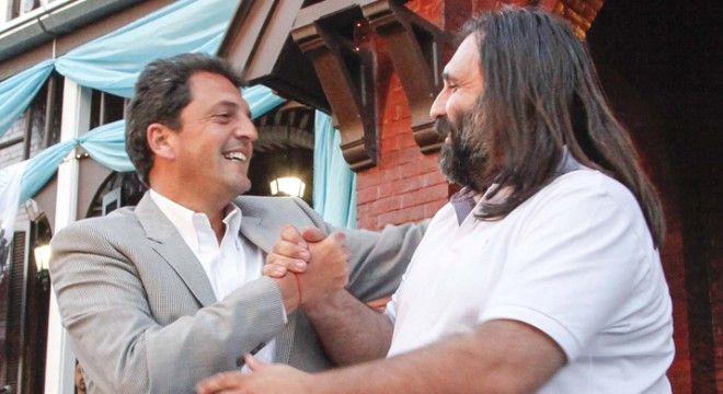 Massa presenta la ley de paritaria docente en La Plata