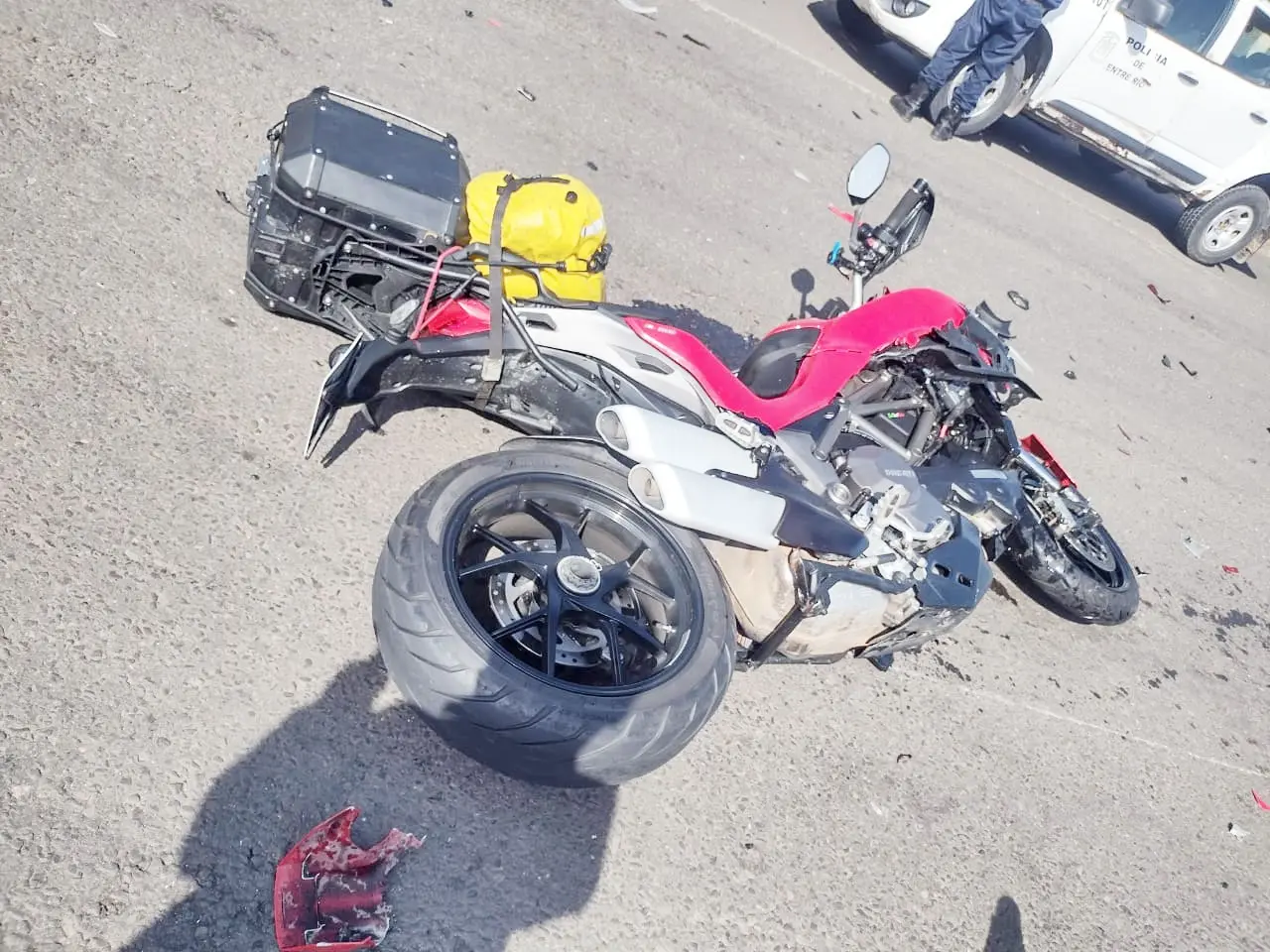Choque entre un automóvil y una motocicleta en la Ruta Nacional 14