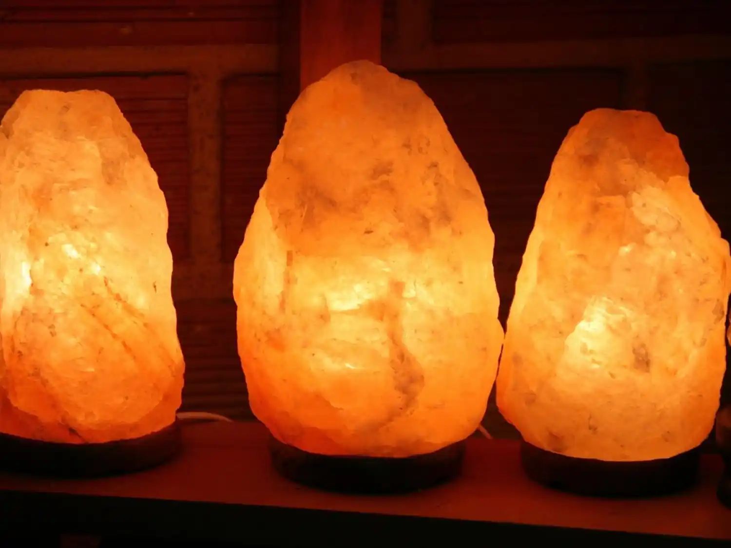 ¿Dónde colocar la piedra de sal rosa para atraer abundancia, según el Feng Shui?