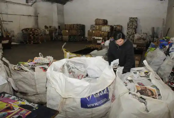 Recuperadores Urbanos recibieron boletas sobrantes de las PASO para reciclar