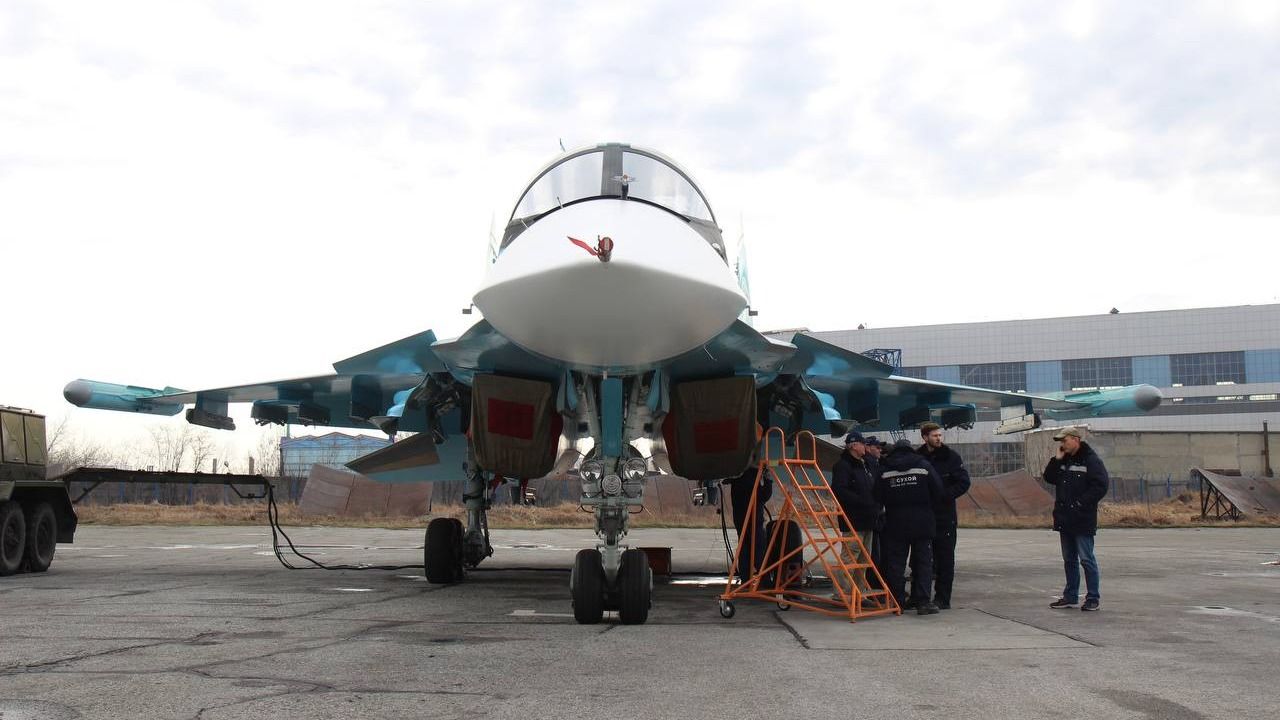 Uno de los cazabombarderos Su-34 entregados por OAK al Ministerio de Defensa de la Federación Rusa. Foto: OAL