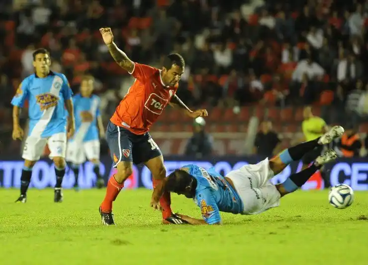 Nacional B: Independiente no pudo con Villa San Carlos y sumó un nuevo empate