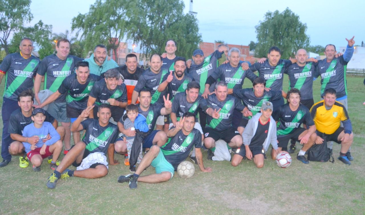 Fútbol Senior:la copa Javier Albornoz quedó para La Peletera