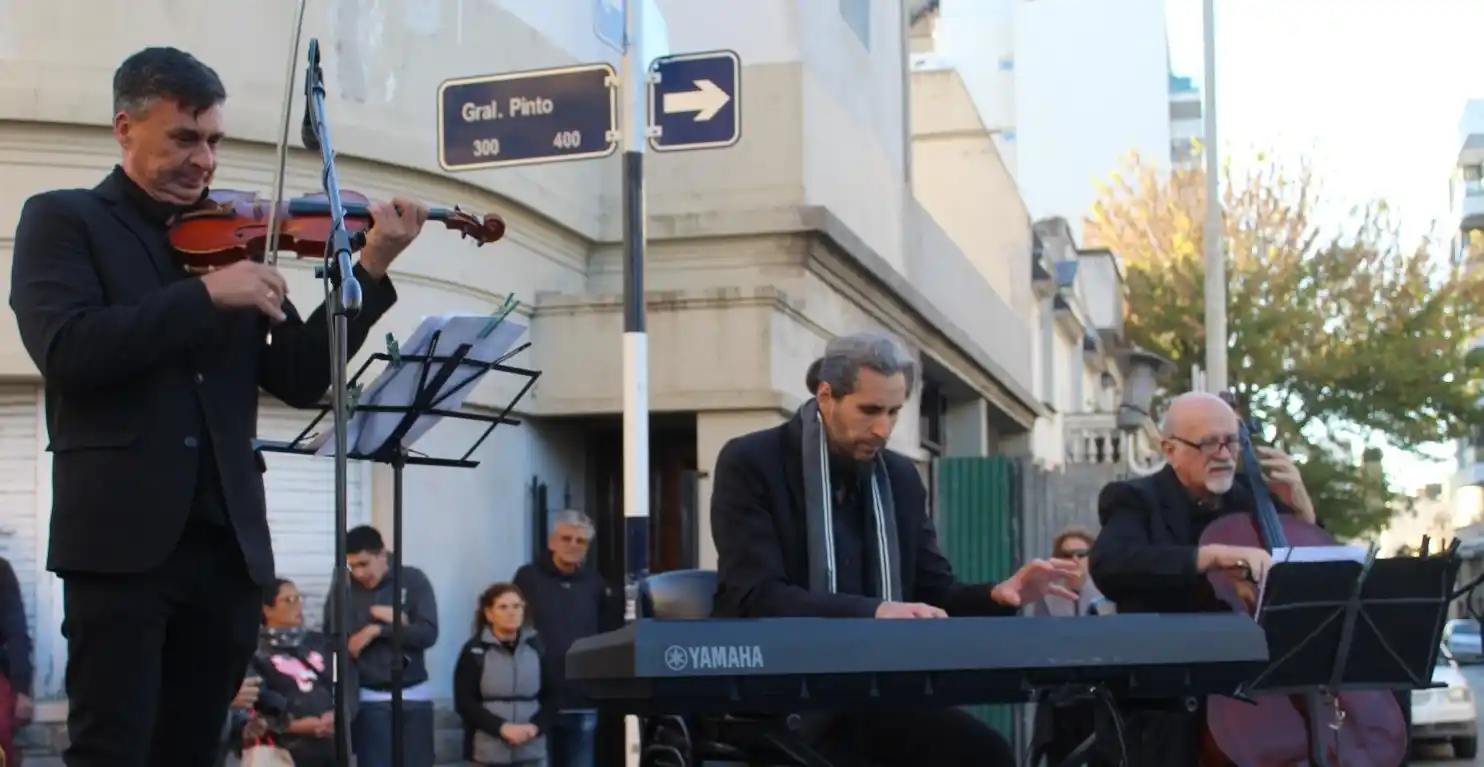 trio de camara marcha universitaria 24-04-24