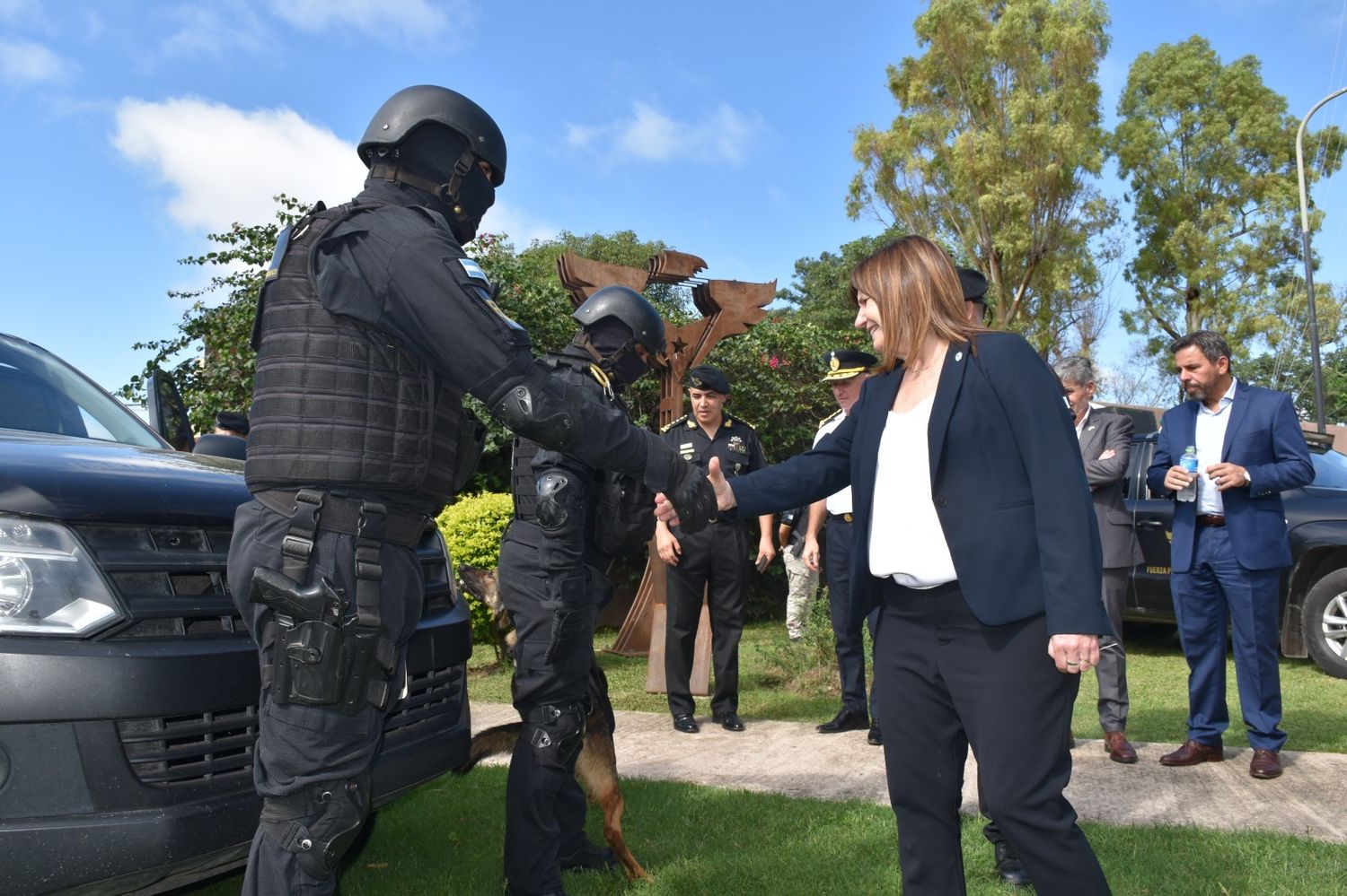 Bullrich llegó a Córdoba: visitó la base de la Fuerza Policial Antinarcotráfico