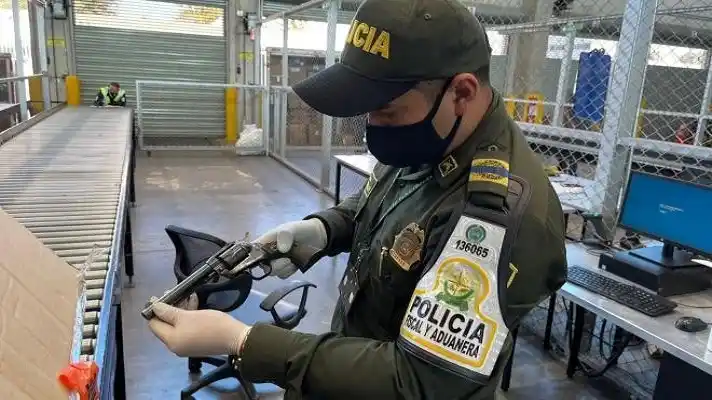 POLICÍA DECOMISA ARSENAL con destino a la frontera entre Colombia y Venezuela