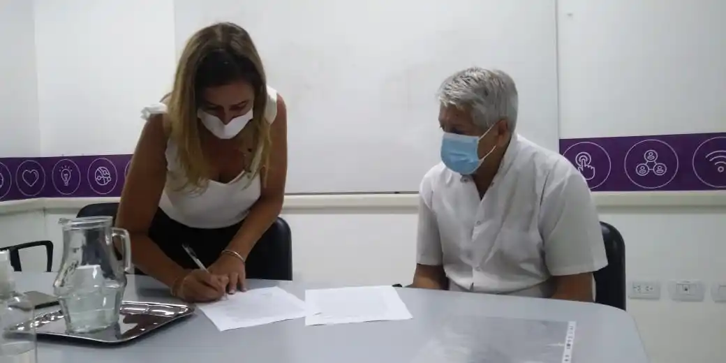 El Hospital Centenario firmó un convenio de cooperación con Juventud Unida