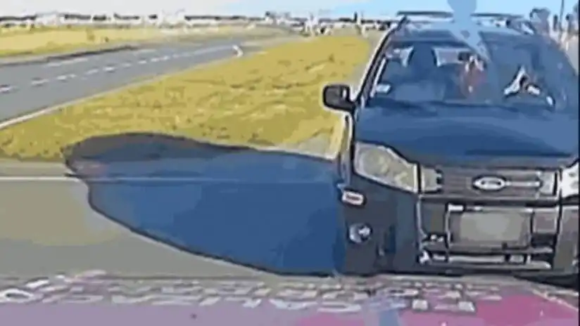 El procedimiento fue registrado mediante las cámaras instaladas en los móviles oficiales.