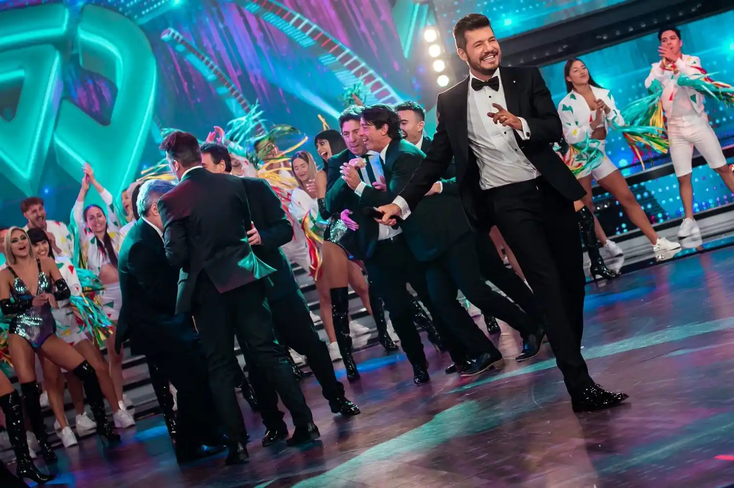 El bochornoso regreso de Tinelli: 200 personas en estudio, falta de protocolos, burlas a las vacunas y denuncia penal