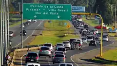 Fin de semana XXL: miles de personas viajan a la costa