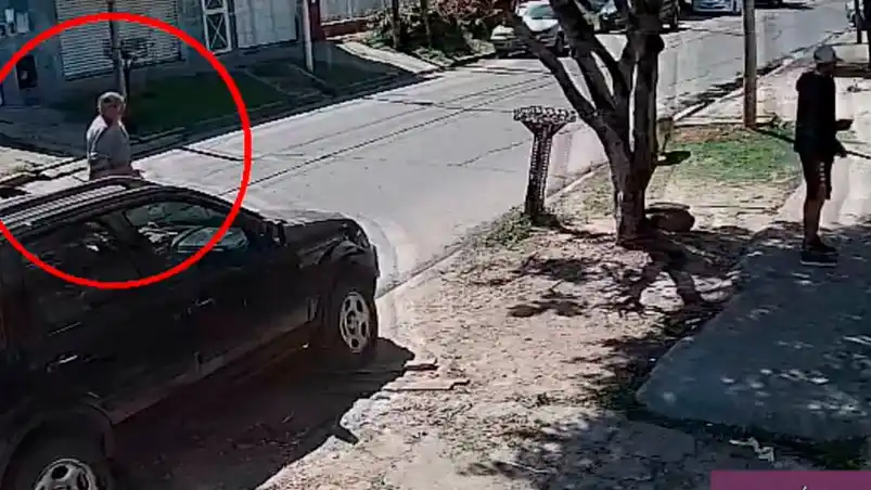 Un jubilado corrió con un machete a su vecino adolescente porque no quiso bajar la música