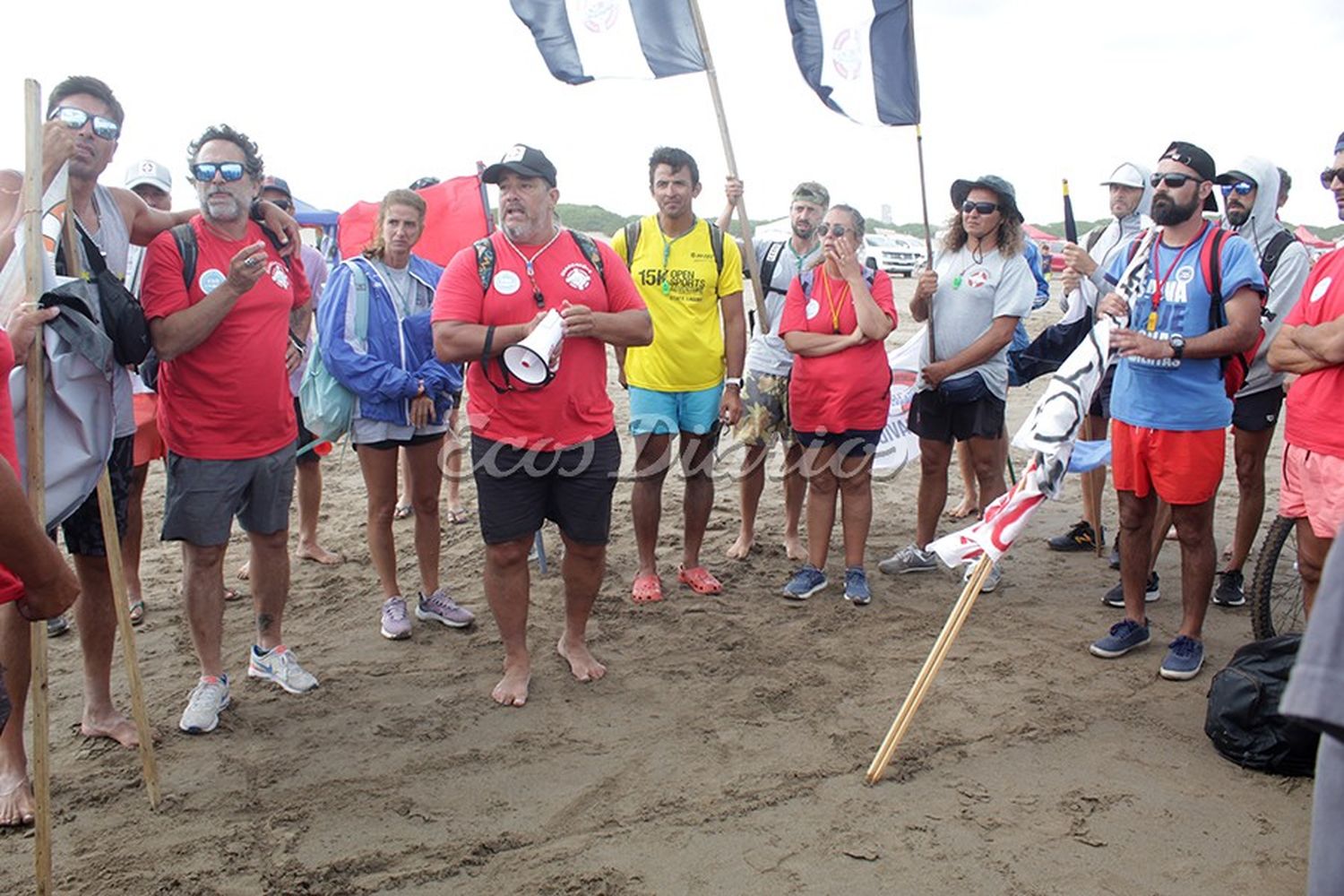 En la playa. Los guardavidas se movilizaron para reclamar la reapertura de las paritarias