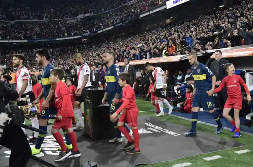 Mariano Elizondo: “Una tarea pendiente es generar partidos entre equipos argentinos en Europa o Asia”