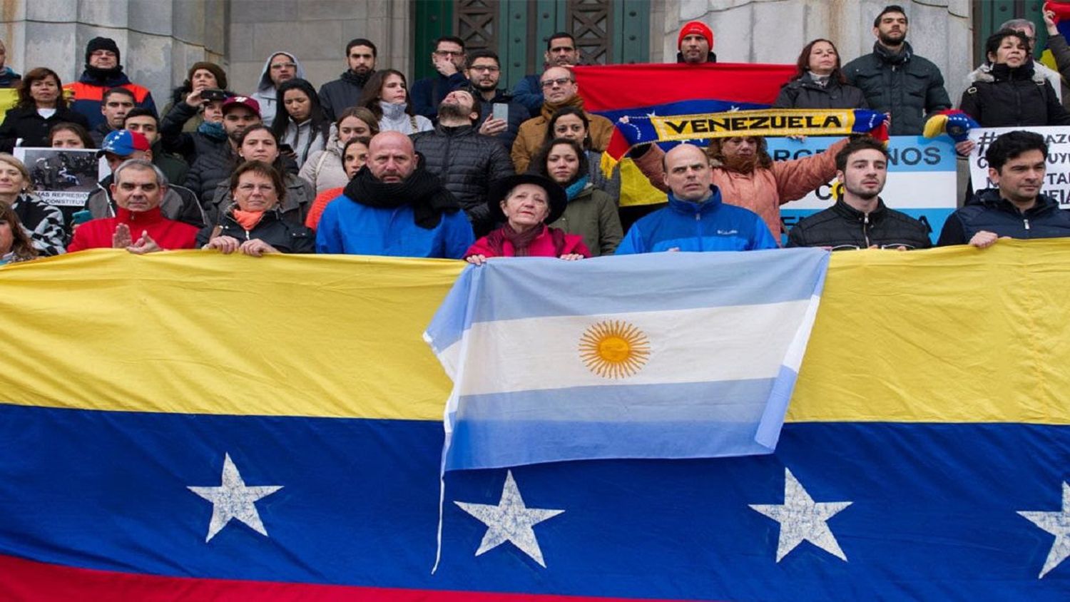 ARRECIAN  DENUNCIAS por trabas en el Registro Electoral de venezolanos en el exterior