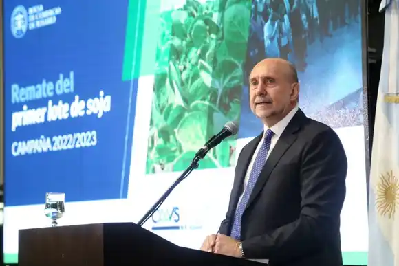 Perotti participó del remate del primer lote de soja en la Bolsa de Comercio de Rosario