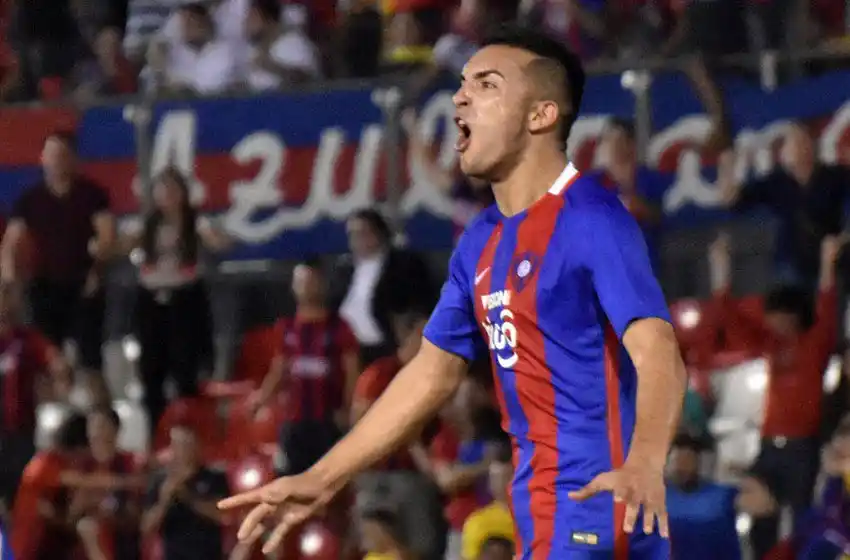 ¿Cómo juega el nuevo refuerzo de Newell’s, Alfio Oviedo?