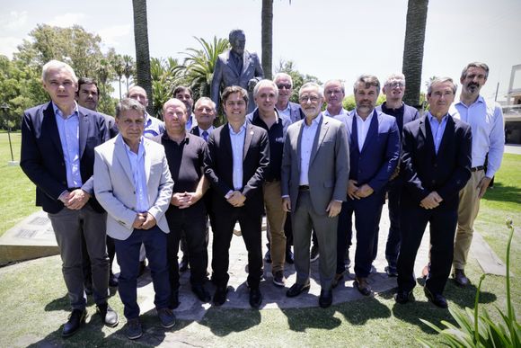 Kicillof en Chascomús: Entregó viviendas y celebró el Día de la Amistad Argentino- Brasileña