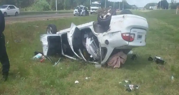 Se casaron, iban a su luna de miel y casi mueren en la autovía 14